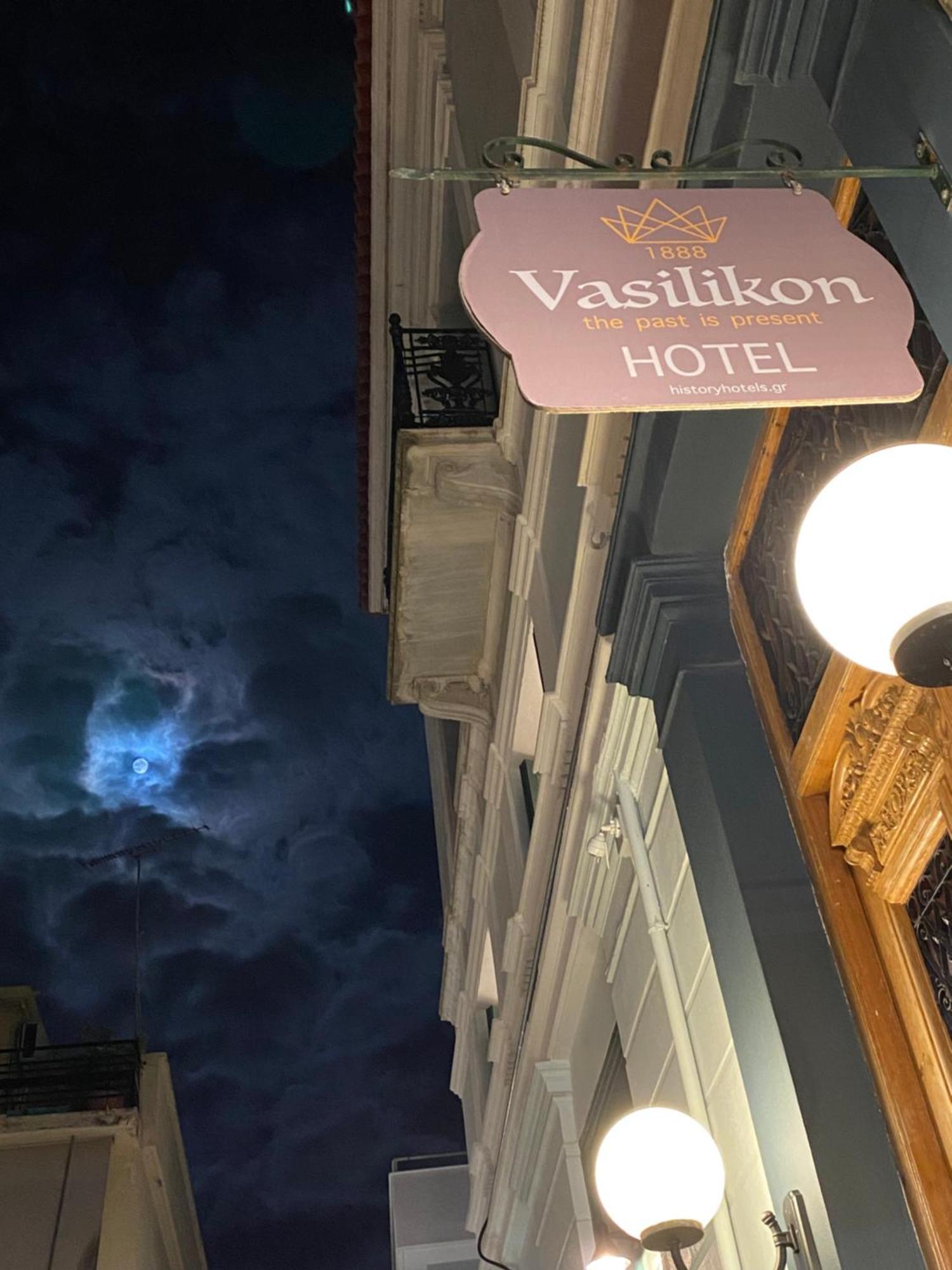 Vasilikon Hotel 1888 The Past Is Present Historical Preservation Monument Kalamata Exterior photo